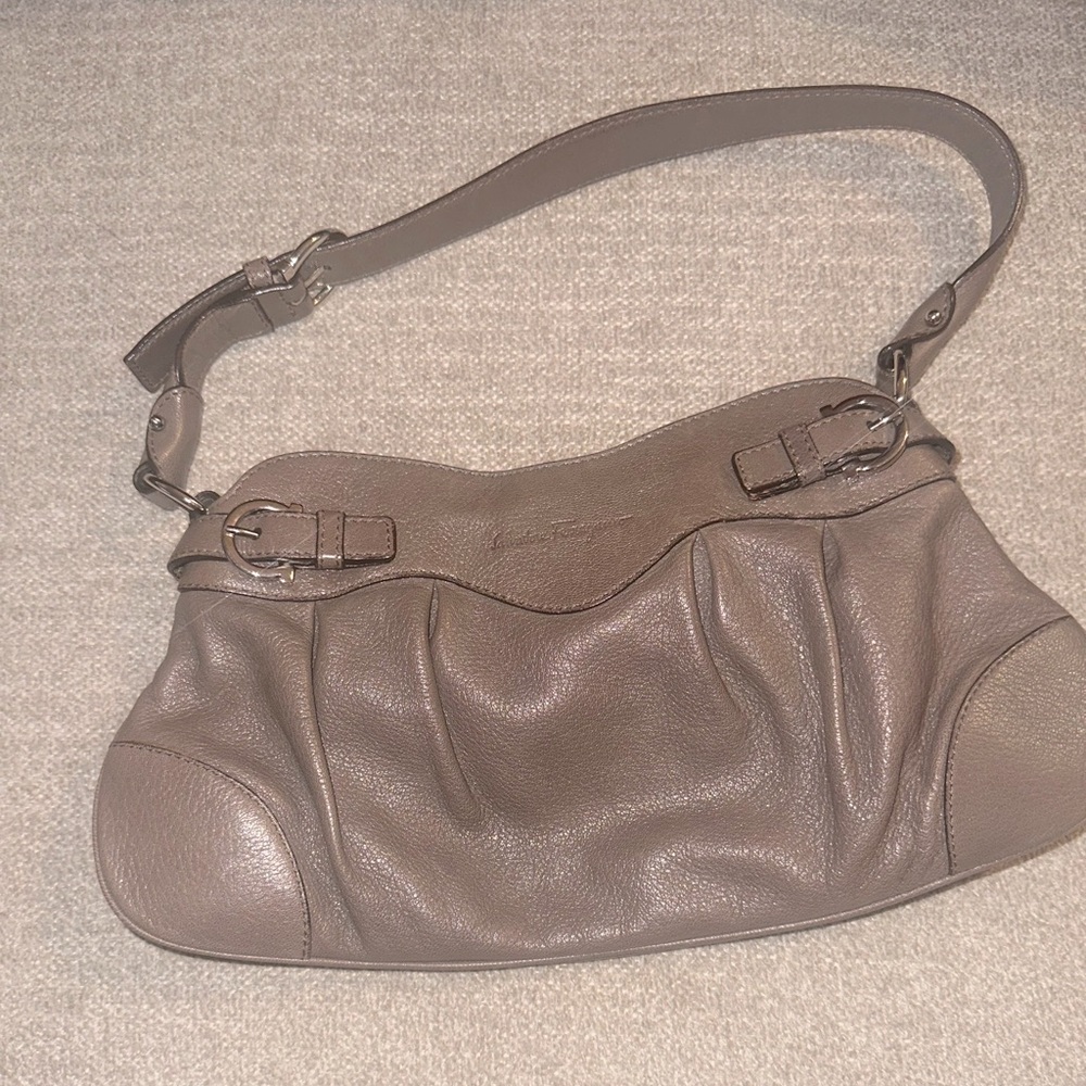 ‼️SOLD‼️Salvatore Ferragamo Gancini Shoulder Bag Leather Brown Silver - Picture 1 of 10